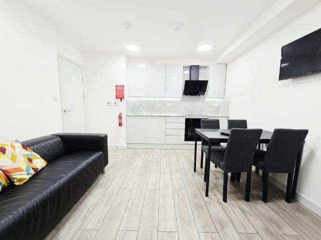 Apartment for rent in Homerton, Greater London