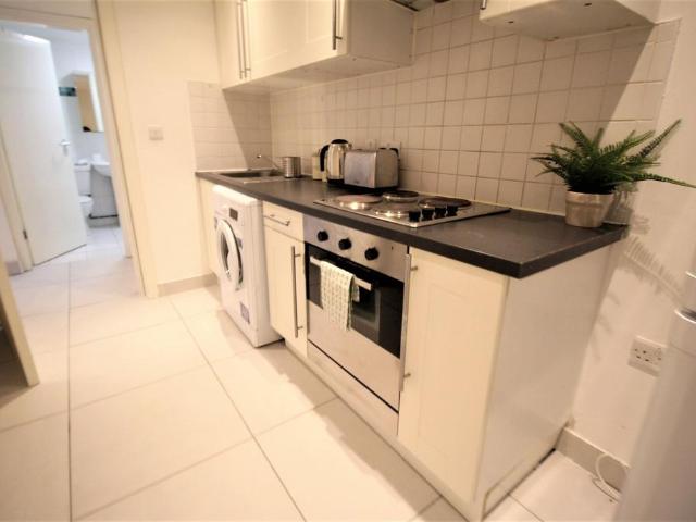 Apartment for rent in Hyde Park, West Yorkshire