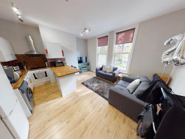 Apartment for rent in Hyde Park, Leeds