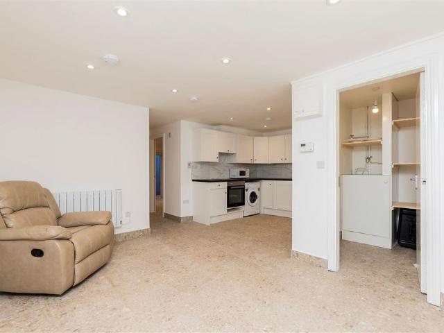 Apartment to rent in Bluebell, North Tipperary