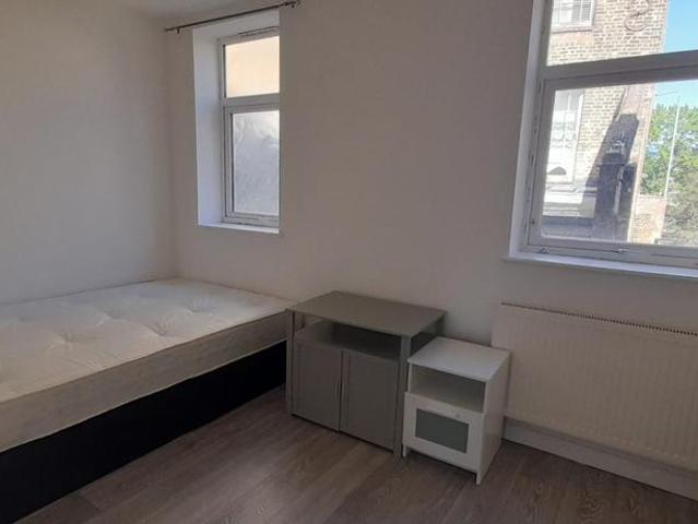 Apartment for rent in Limehouse, Greater London
