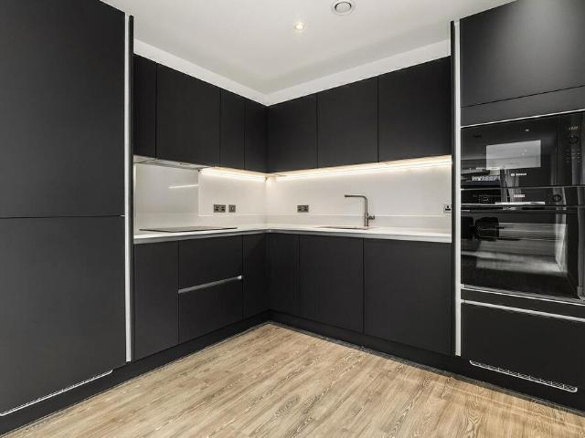 Apartment for rent in London Borough of Hounslow, Heston