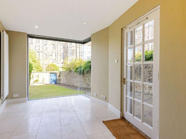 Apartment for rent in Scotland