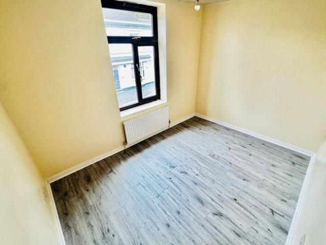 Apartment for rent in Dixons Green, West Midlands