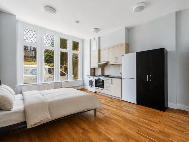 Studio for rent in London Borough of Ealing, Greater London