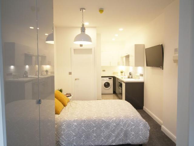 Studio for rent in Little Woodhouse, Leeds