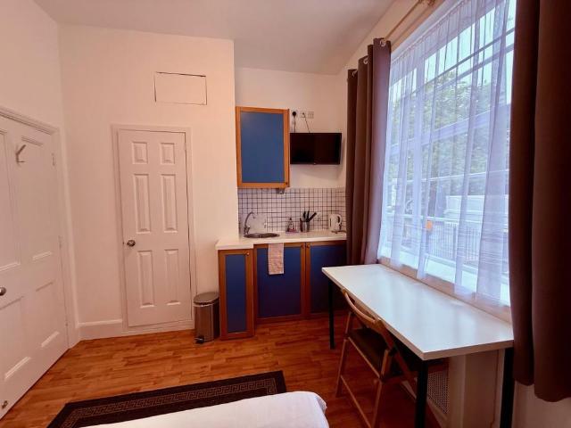 Studio for rent in London Borough of Hammersmith and Fulham, Greater London