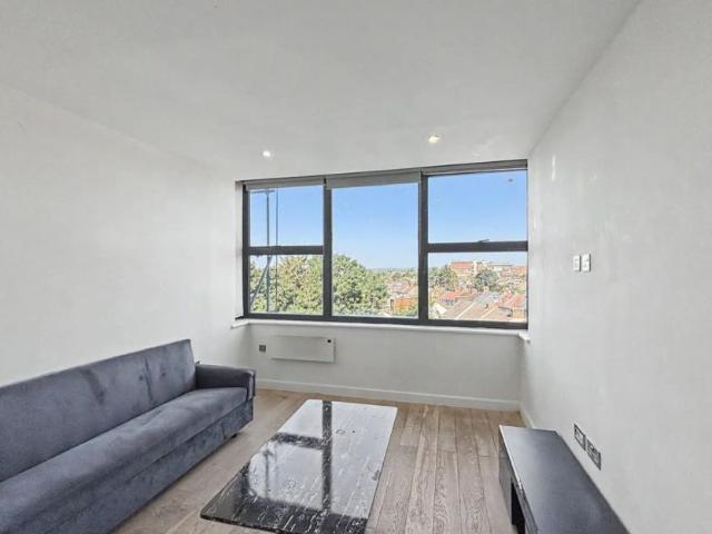 Apartment for rent in South Harrow, Greater London