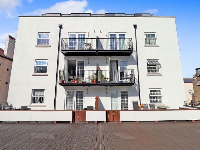 Apartment for rent in Westcliff-on-Sea, Southend-on-Sea