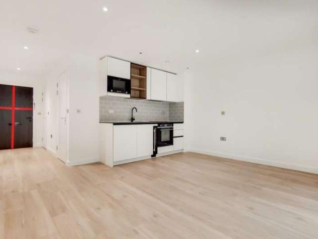 Flat for sale in Colindale, Greater London