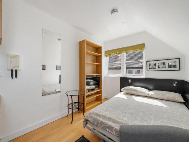 Studio for rent in West Hampstead, Greater London
