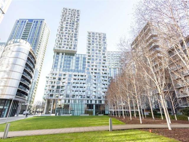 Flat for sale in Isle Of Dogs, Greater London
