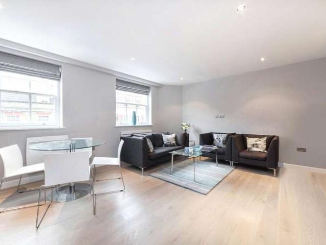 Flat for sale in Saint Giles, Bloomsbury