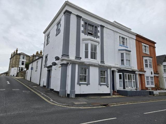 Apartment for rent in Cowlease, Ventnor