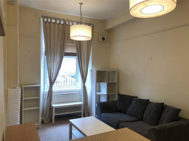 Apartment for rent in Comiston, Scotland