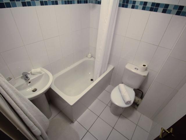 Studio for rent in Little Woodhouse, Leeds