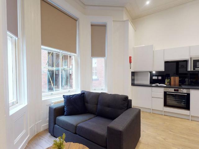 Studio for rent in Hyde Park, West Yorkshire