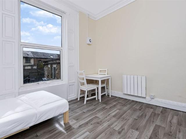 Apartment to rent in Bluebell, North Tipperary