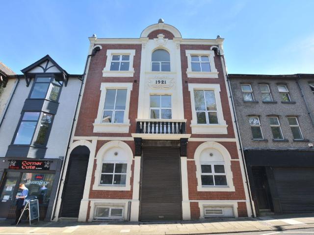 Apartment for rent in Porth, Wales