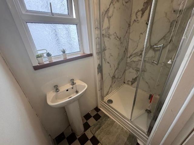 Apartment for rent in Belfast, Windsor