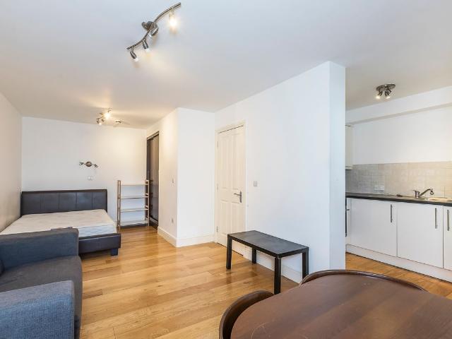 Studio for rent in Highbury, Greater London