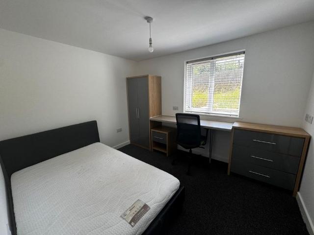 Room for rent in Elmfield, Leicestershire