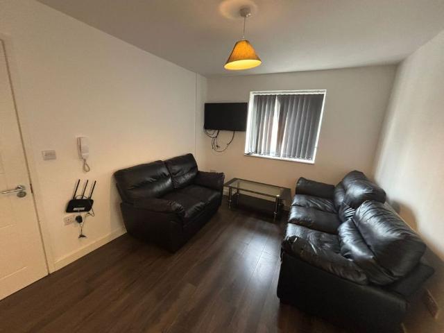 Room for rent in Elmfield, Leicestershire