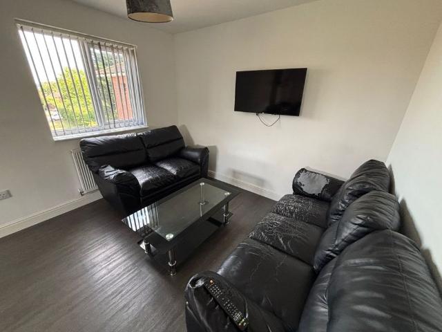 Room for rent in Elmfield, Leicestershire