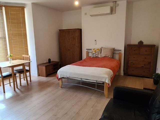 Studio for rent in Newmarket, West Suffolk