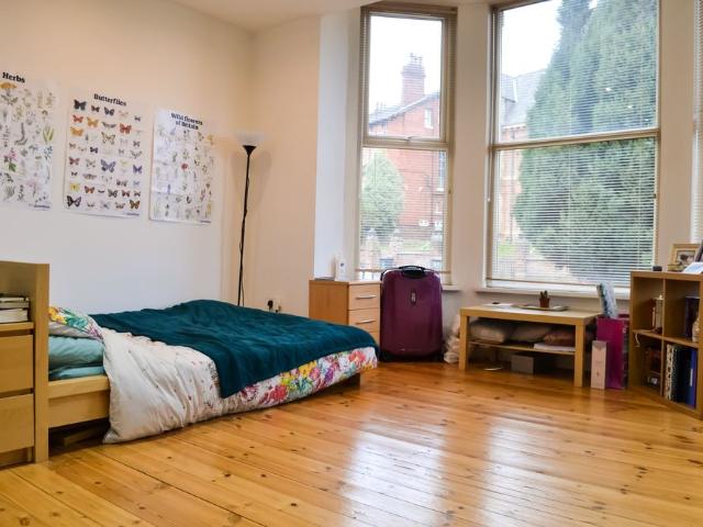 Studio for rent in Little Woodhouse, Leeds