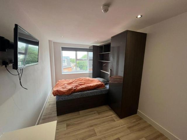 Studio for rent in The Polygon, City Of Southampton