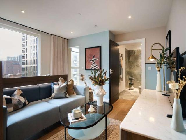 Flat for sale in Birch Green, Lower Halliford