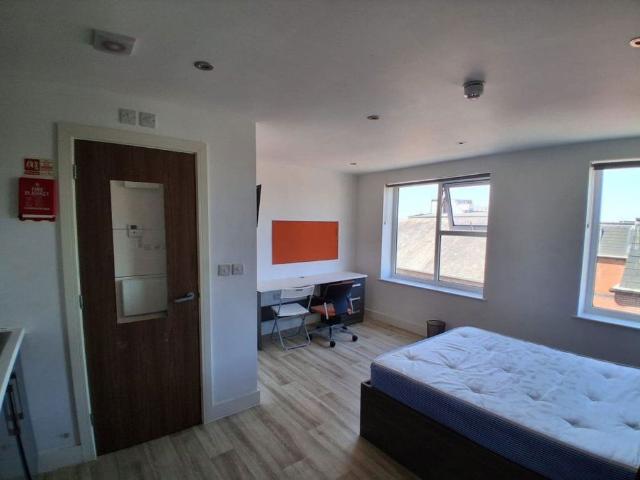 Studio for rent in The Polygon, City Of Southampton