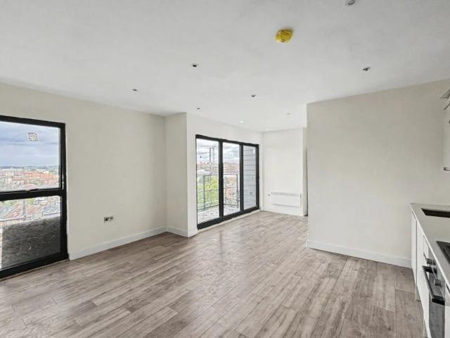 Apartment for rent in Lane, Greater London
