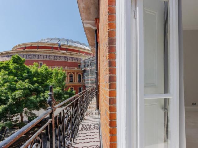 Apartment for rent in Knightsbridge, Greater London