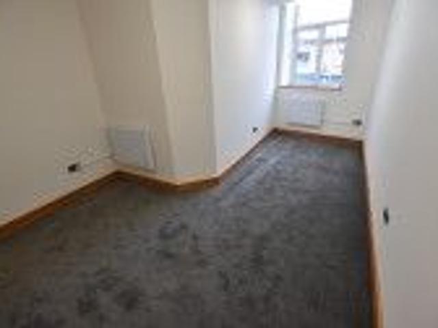 Apartment for rent in Moses Gate, Lee Bank