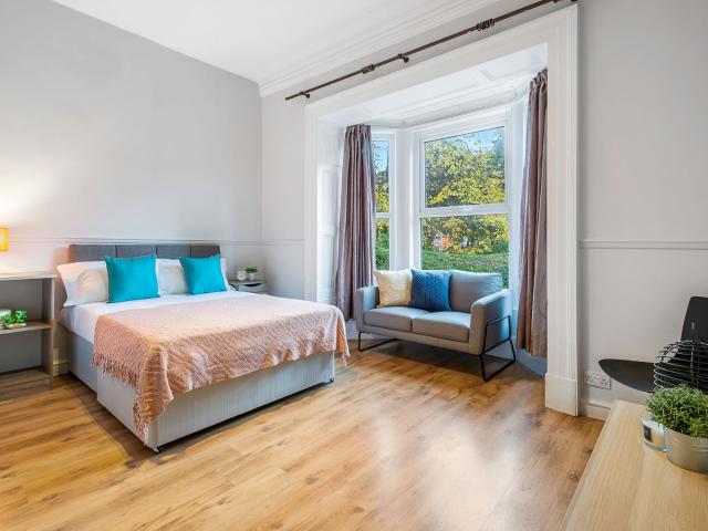 Studio for rent in Hyde Park, West Yorkshire