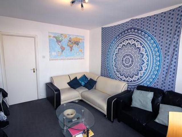 Apartment for rent in Hyde Park, Leeds