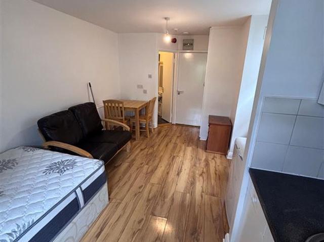 Apartment to rent in Bluebell, North Tipperary