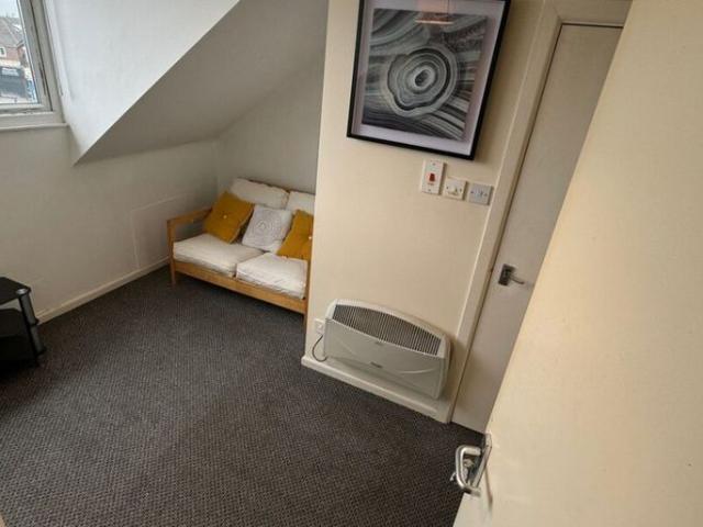 Studio for rent in West Yorkshire