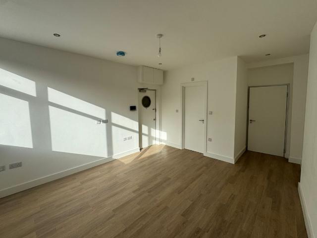 Studio for rent in London Borough of Croydon, Greater London