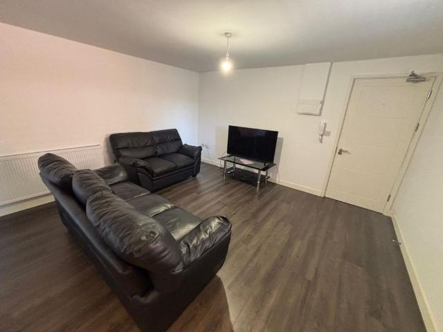Room for rent in Elmfield, Leicestershire