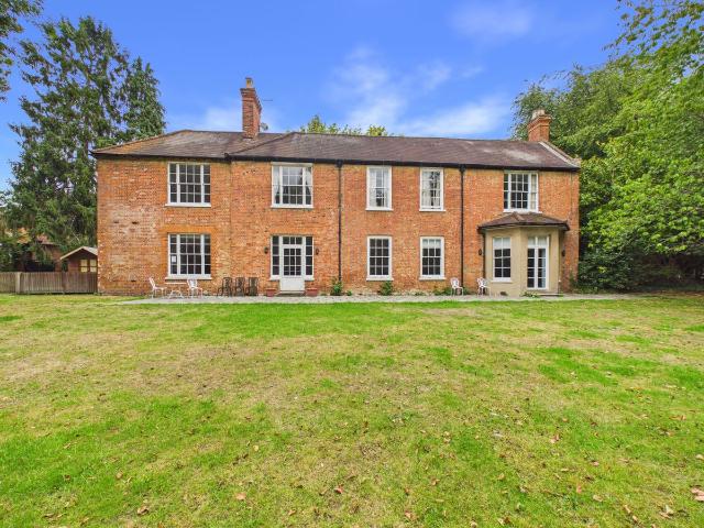 Apartment for rent in Cookham