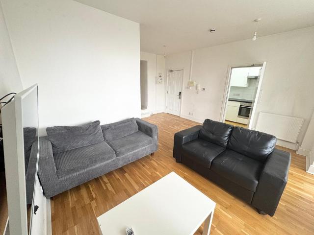 House for rent in Hyde Park, West Yorkshire