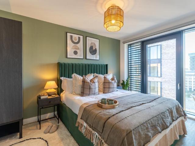 House for rent in Calderstones
