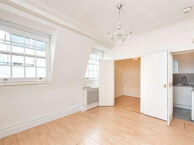 Flat for sale in St. James's, Mayfair