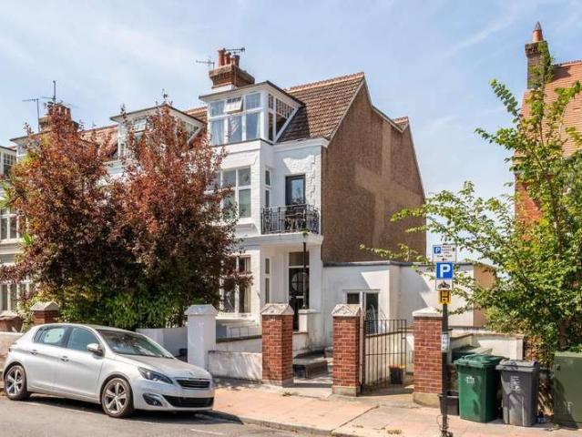 Flat for sale in Round Hill, Brighton & Hove