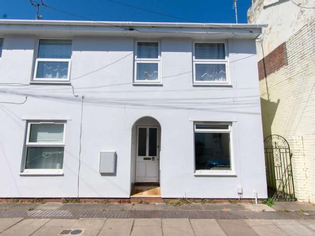 Flat for rent in Golden Valley, Gloucestershire