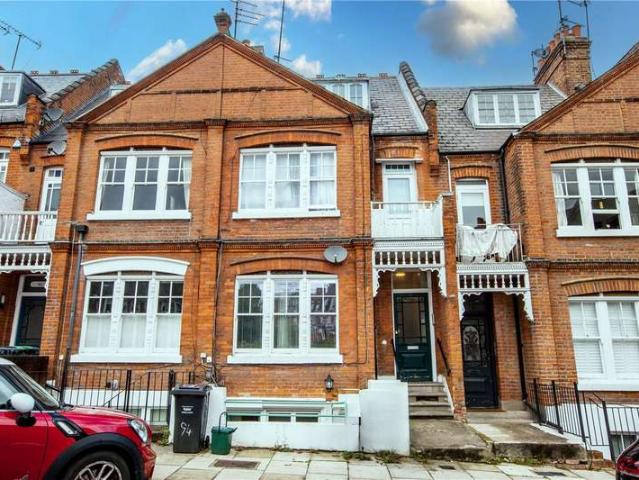 Flat for sale in Crouch End, Greater London