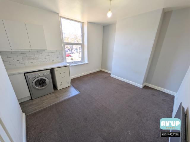 Studio for rent in Worsbrough, South Yorkshire